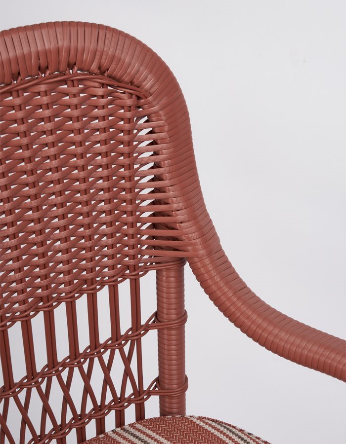 1925_5_Out_DiningChair_Terracotta_Detail(0)