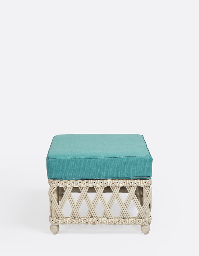 Embassy_Pouf_Custom_Mastice_Back_700900(2)