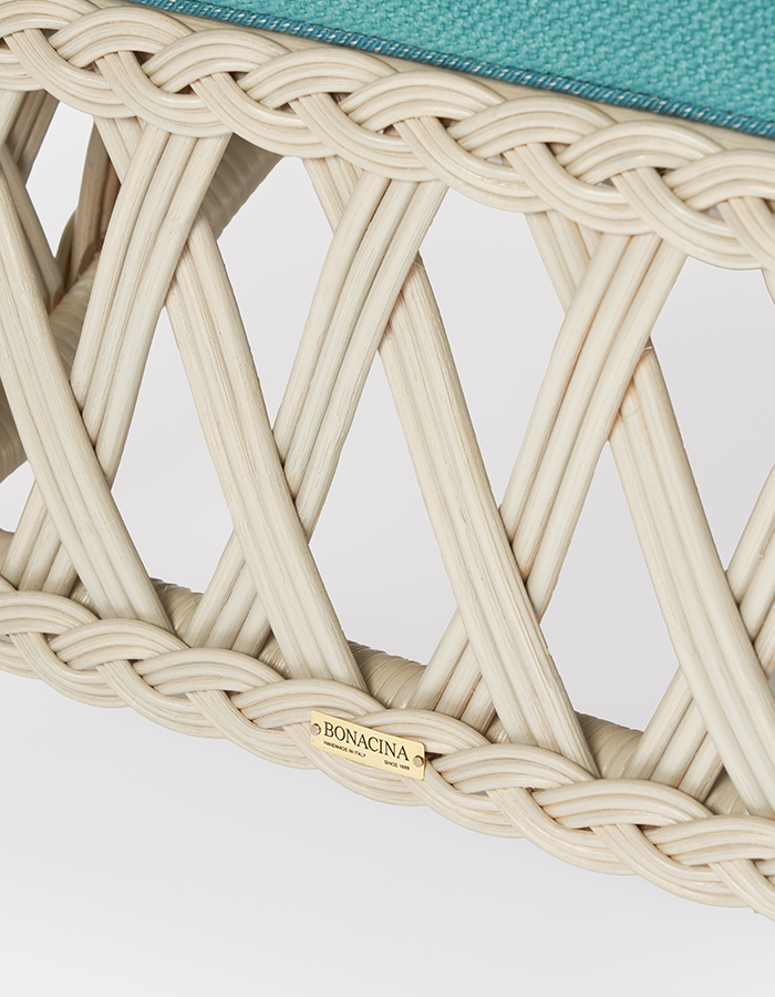 Embassy_Pouf_Custom_Mastice_Detail_03_700900(2)