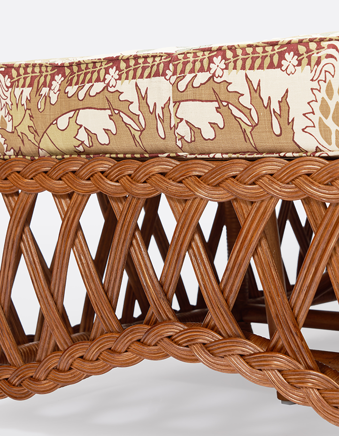 Embassy_pouf_tabacco_detail_02_700900(2)