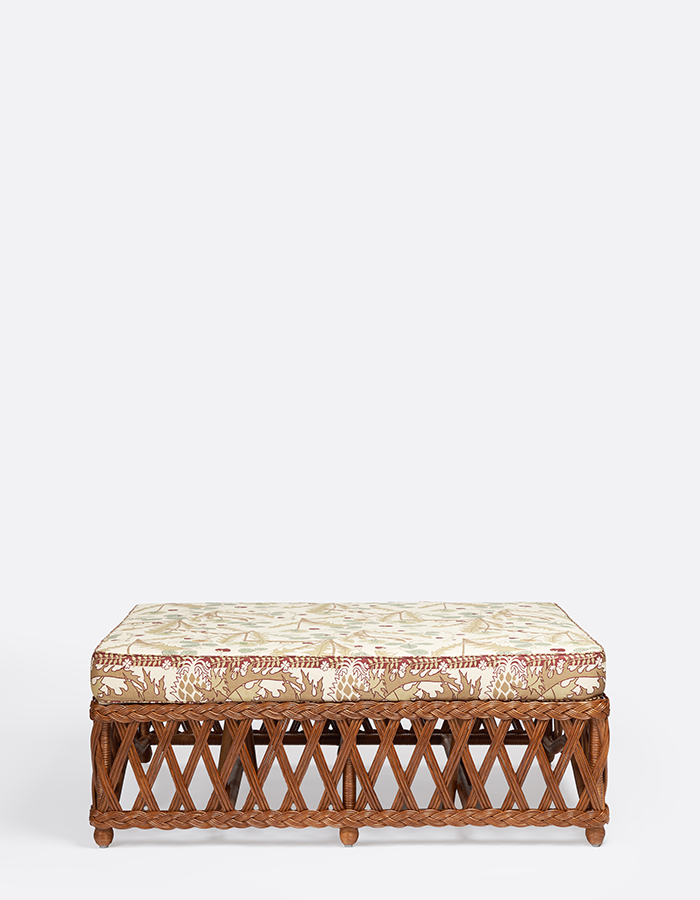 Embassy_pouf_tabacco_front_700900(4)
