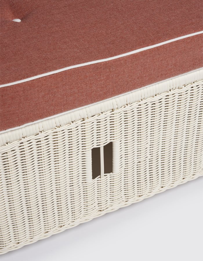 Ottoman_Pouf_Out_Alabastro_Detail_01(0)