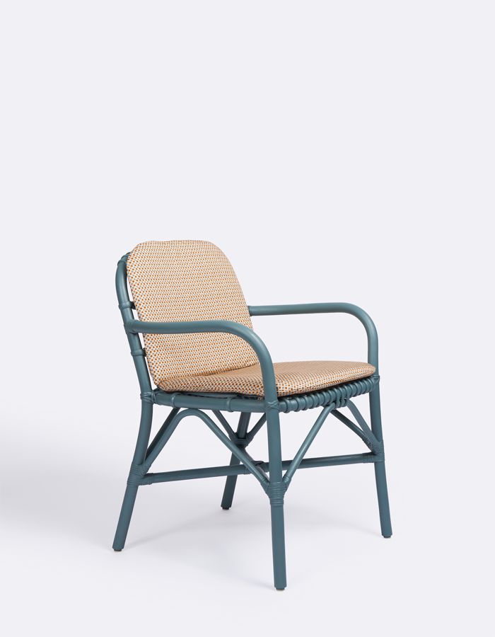 Wild_Chair_DustyBlue_Side_01_G2058